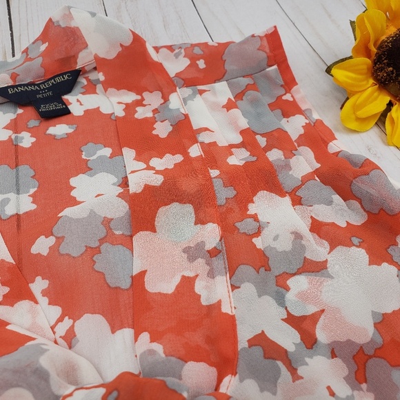 Floral Print Ruffle Neck Top Banana Republic - Picture 8 of 8